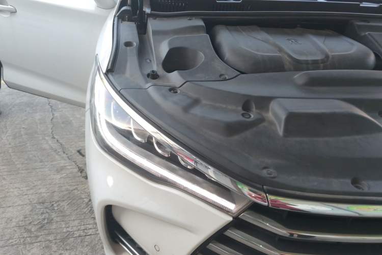 Used BYD Song MAX 2017 1.5T Automatic Smart Connect Prestige 7-Seater Exterior 6