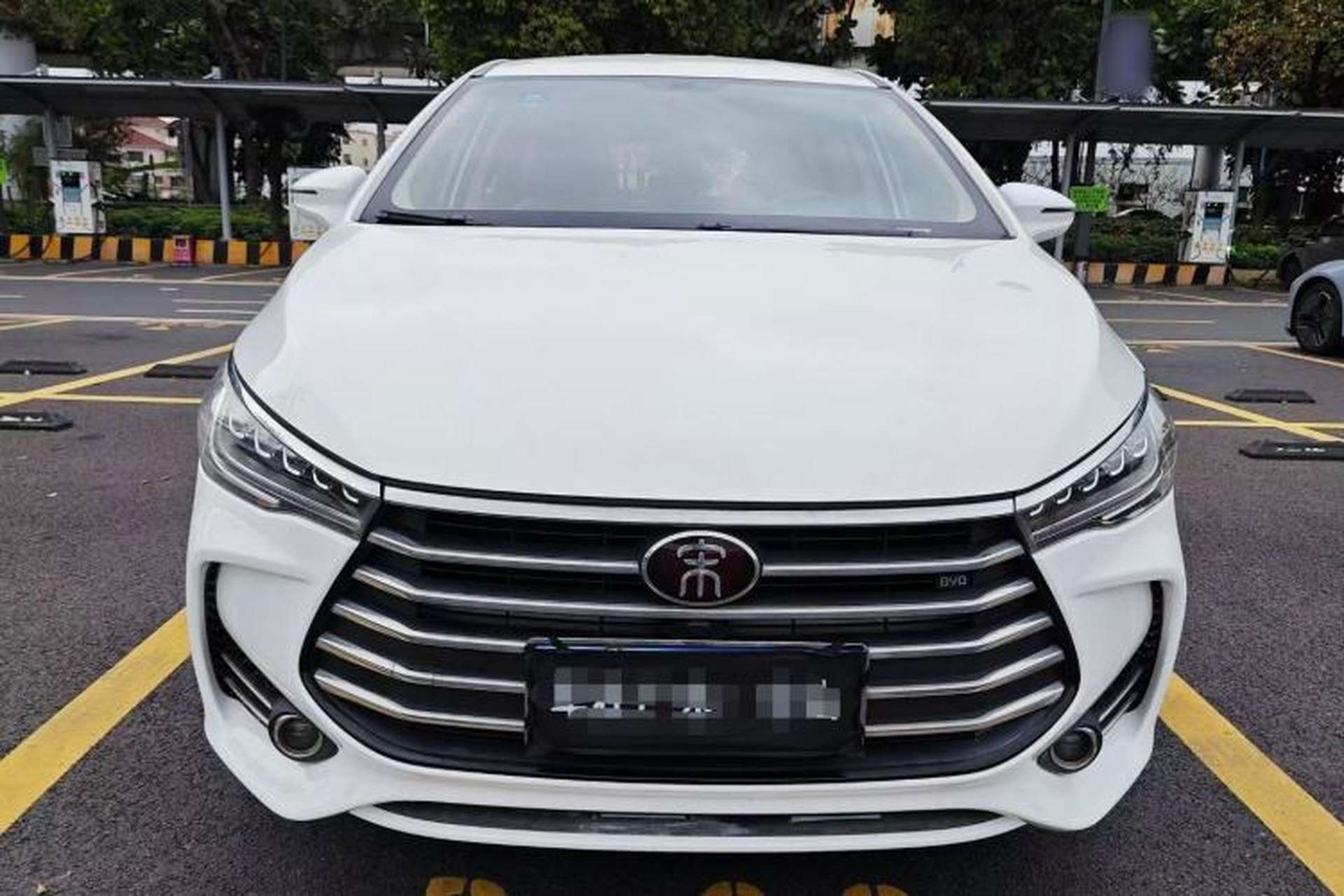 Used BYD Song MAX 2017 1.5T Manual Smart Connect Luxury 7-Seater Exterior 7