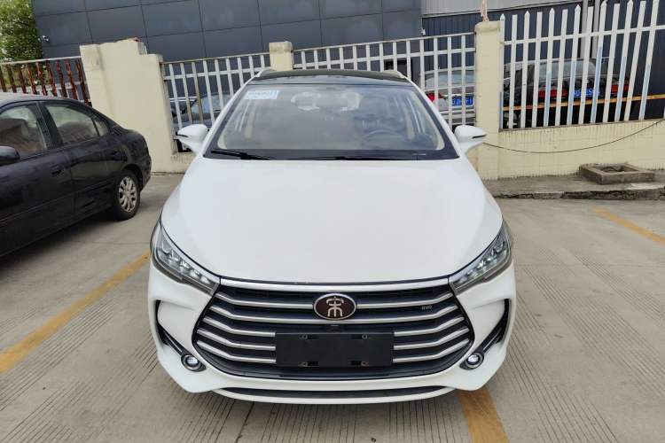 Used BYD Song MAX 2017 1.5T Automatic Smart Connect Elite 7-Seater Front