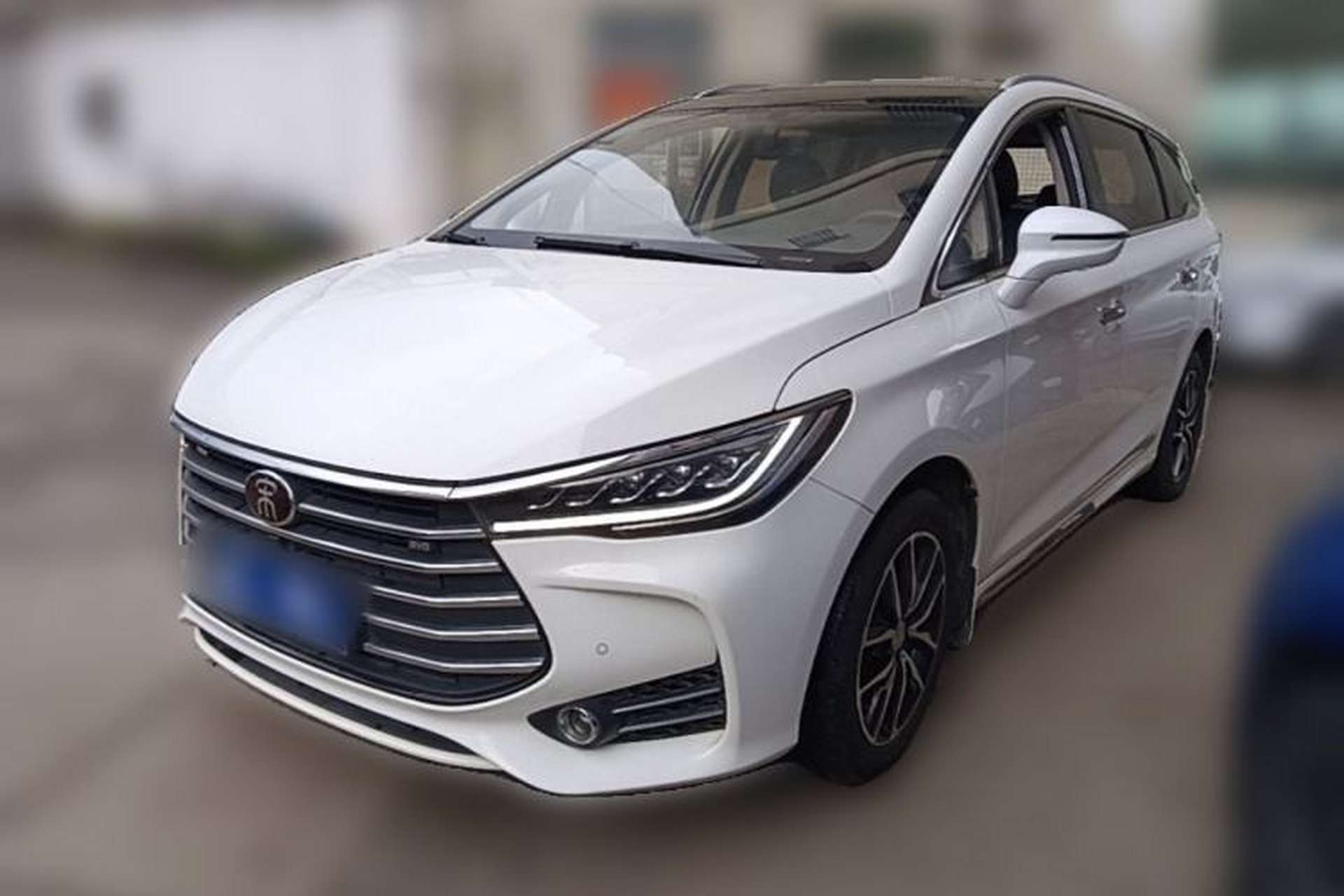 Used BYD Song MAX 2017 1.5T Automatic Smart Connect Prestige 7-Seater Front Left 45 Deg