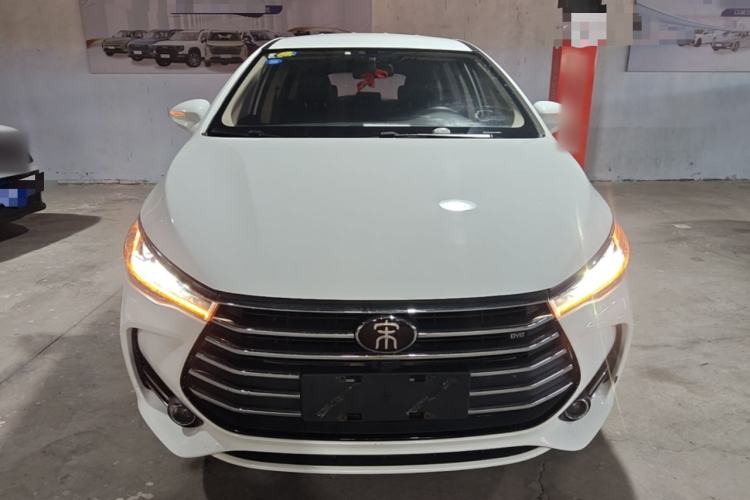 Used BYD Song MAX 2017 1.5T Manual Smart Connect Luxury 7-Seater Front