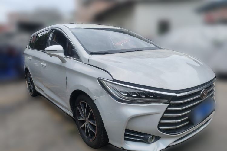 Used BYD Song MAX 2017 1.5T Automatic Smart Connect Luxury 7-Seater Front Right 45 Deg