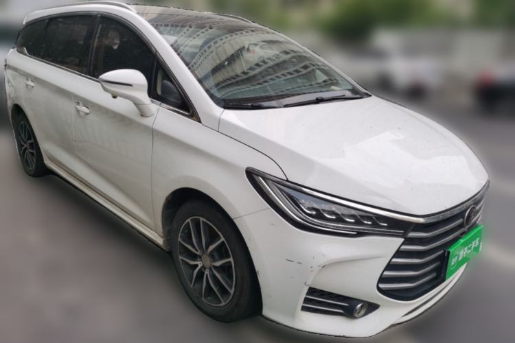 Used BYD Song MAX 2017 1.5T Automatic Smart Connect Elite 7-Seater Front Right 45 Deg