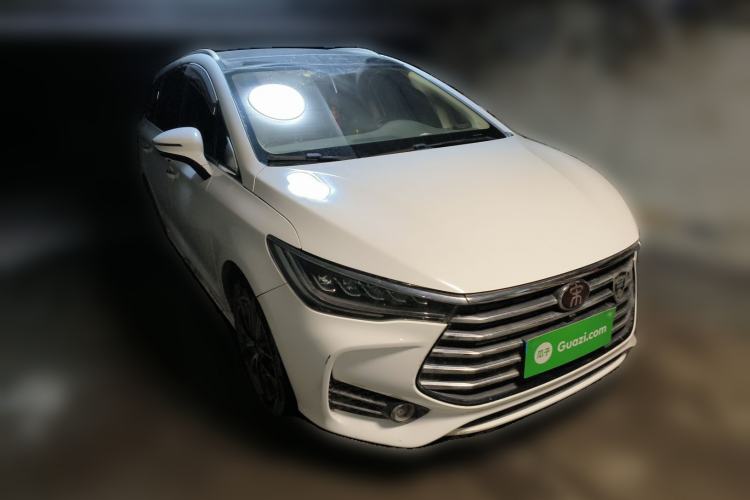 Used BYD Song MAX 2017 1.5T Automatic Smart Connect Elite 7-Seater Front Right 45 Deg