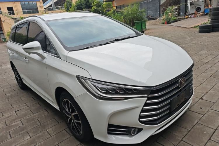 Used BYD Song MAX 2017 1.5T Automatic Smart Connect Luxury 7-Seater Front Right 45 Deg