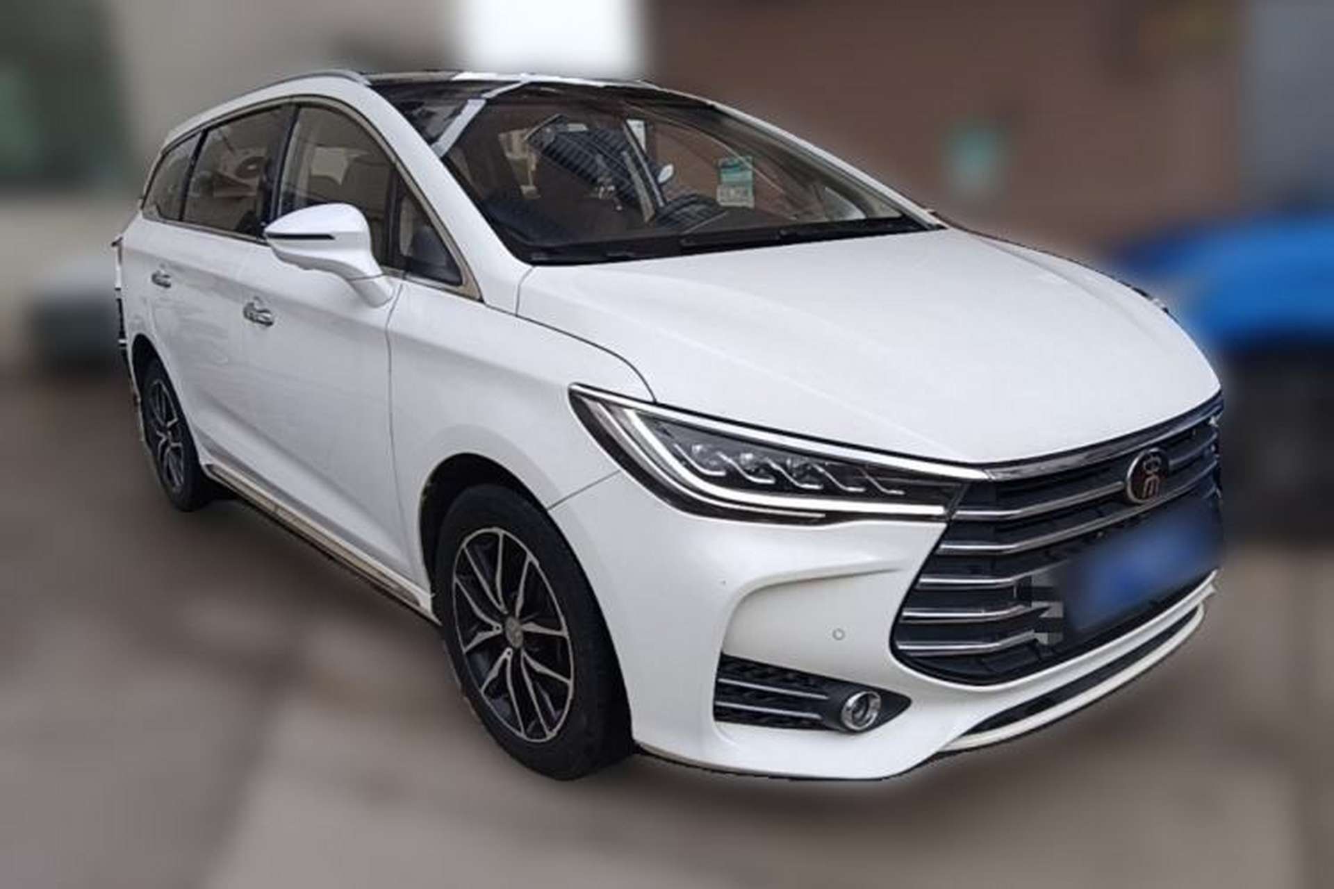 Used BYD Song MAX 2017 1.5T Automatic Smart Connect Prestige 7-Seater Front Right 45 Deg