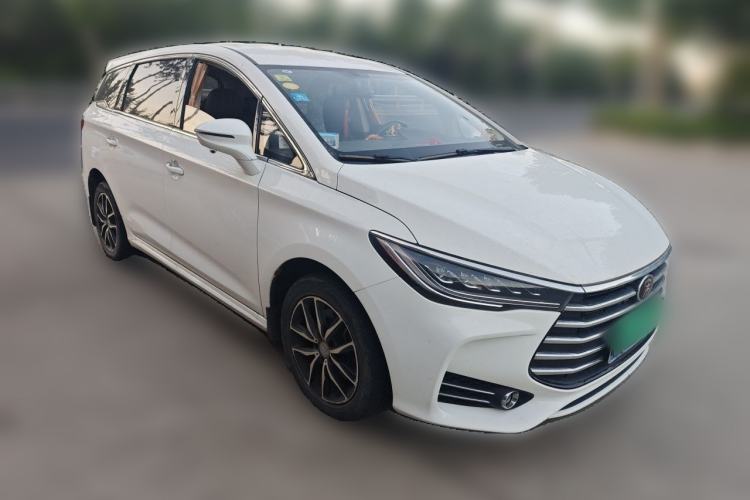 Used BYD Song MAX 2017 1.5T Automatic Smart Connect Luxury 7-Seater Front Right 45 Deg