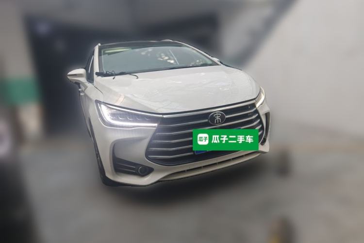 Used BYD Song MAX 2017 1.5T Automatic Smart Connect Elite 7-Seater Front Right 45 Deg