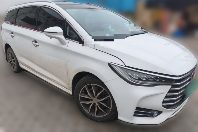 Used BYD Song MAX 2017 1.5T Automatic Smart Connect Elite 7-Seater Front Right 45 Deg