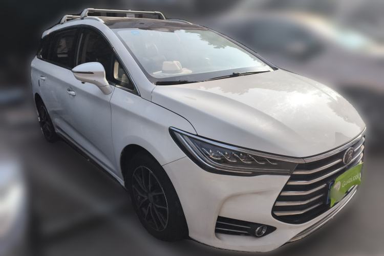 Used BYD Song MAX 2017 1.5T Automatic Smart Connect Elite 7-Seater Front Right 45 Deg