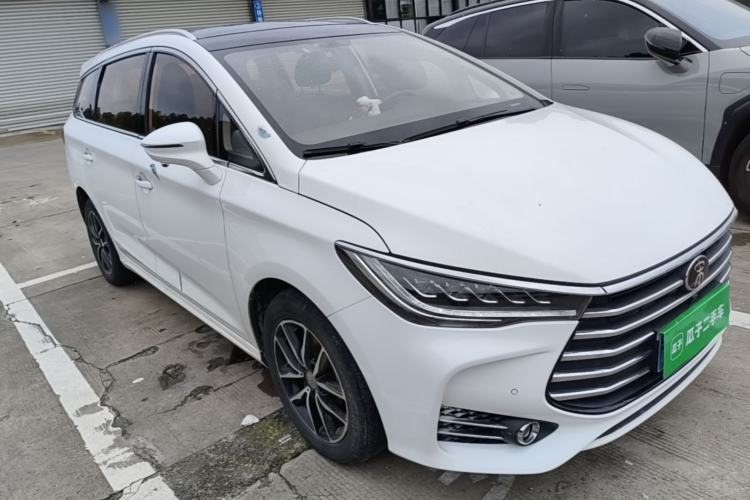 Used BYD Song MAX 2017 1.5T Automatic Smart Connect Elite 7-Seater Front Right 45 Deg
