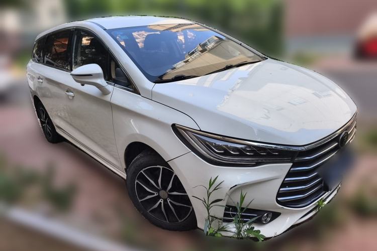 Used BYD Song MAX 2017 1.5T Automatic Smart Connect Luxury 7-Seater Front Right 45 Deg