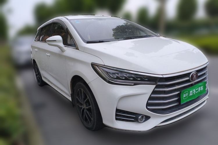 Used BYD Song MAX 2017 1.5T Manual Smart Connect Luxury 7-Seater Front Right 45 Deg