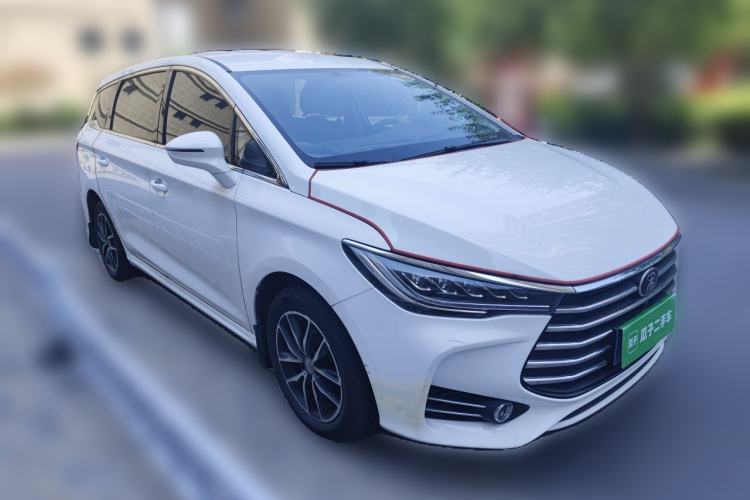 Used BYD Song MAX 2017 1.5T Manual Smart Connect Luxury 7-Seater Front Right 45 Deg