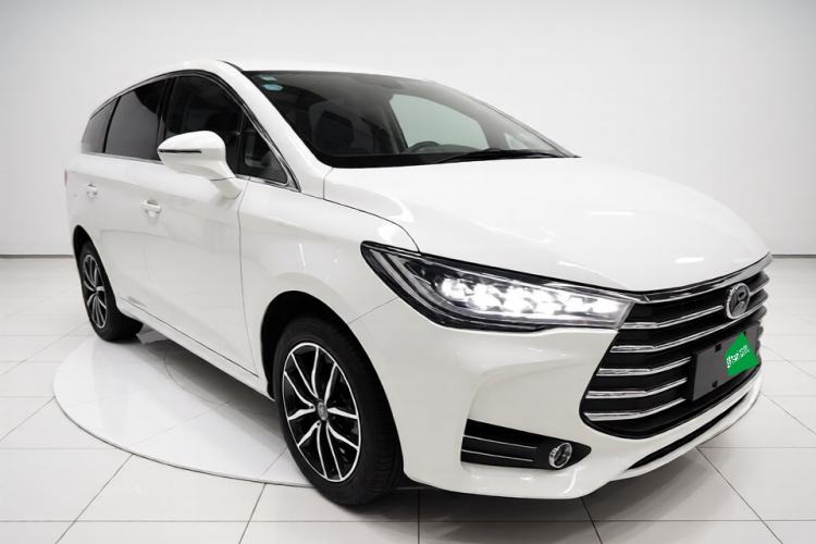 Used BYD Song MAX 2017 1.5T Automatic Smart Connect Luxury 7-Seater Front Right 45 Deg