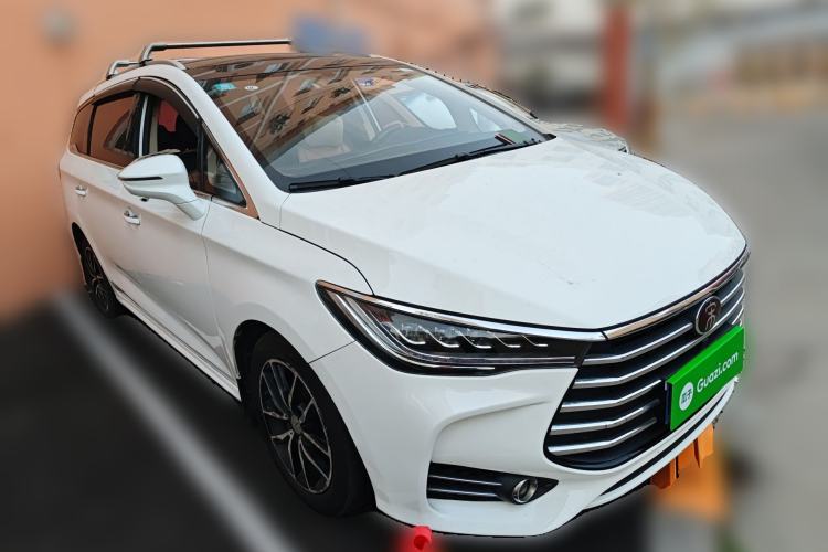Used BYD Song MAX 2017 1.5T Automatic Smart Connect Elite 7-Seater Front Right 45 Deg