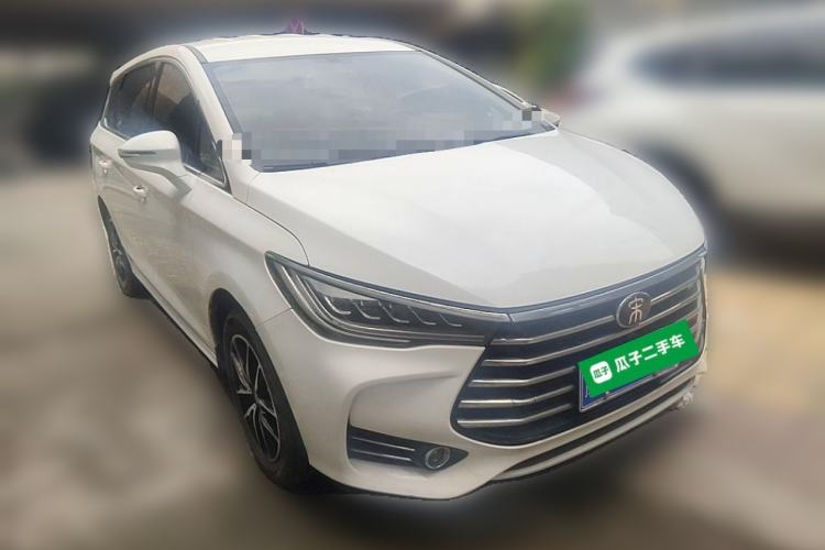 Used BYD Song MAX 2017 1.5T Manual Smart Connect Luxury 7-Seater Front Right 45 Deg