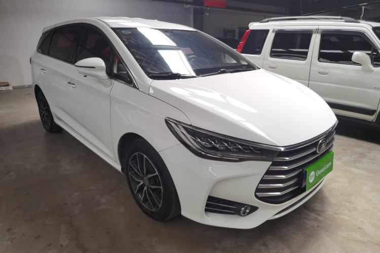 Used BYD Song MAX 2017 1.5T Automatic Smart Connect Luxury 7-Seater Front Right 45 Deg