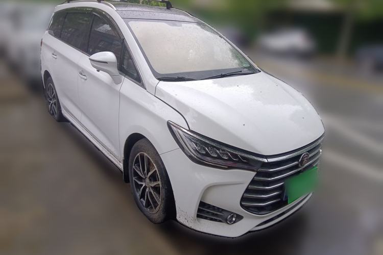 Used BYD Song MAX 2017 1.5T Automatic Smart Connect Elite 7-Seater Front Right 45 Deg