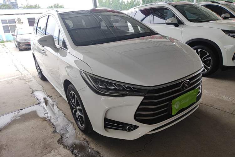 Used BYD Song MAX 2017 1.5T Automatic Smart Connect Elite 7-Seater Front Right 45 Deg
