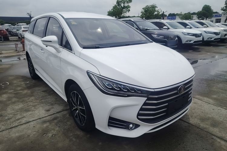 Used BYD Song MAX 2017 1.5T Automatic Smart Connect Luxury 7-Seater Front Right 45 Deg