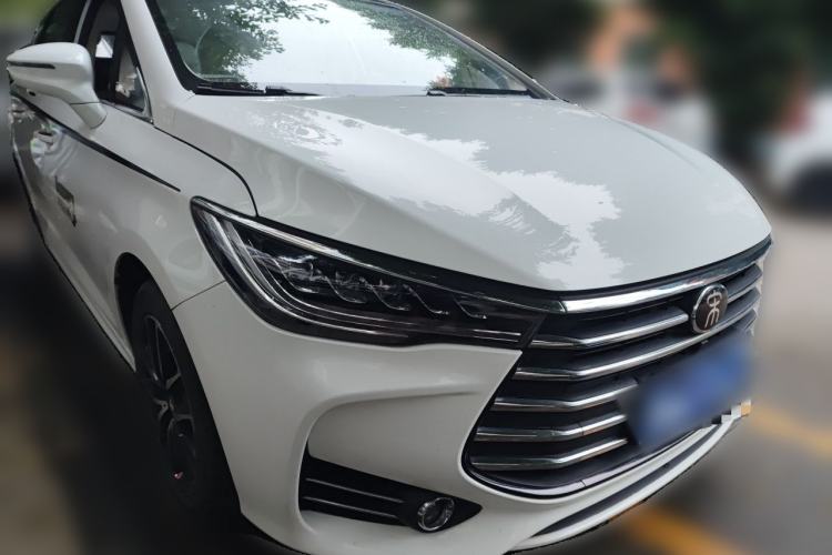 Used BYD Song MAX 2017 1.5T Automatic Smart Connect Elite 7-Seater Front Right 45 Deg
