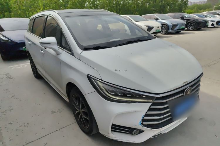 Used BYD Song MAX 2017 1.5T Automatic Smart Connect Elite 7-Seater Front Right 45 Deg