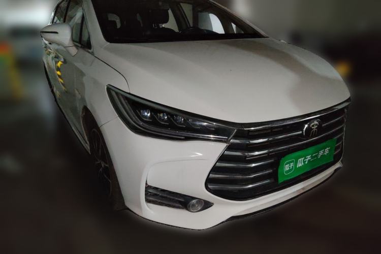 Used BYD Song MAX 2017 1.5T Automatic Smart Connect Elite 7-Seater Front Right 45 Deg