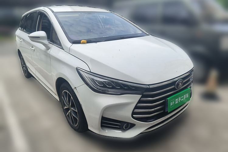 Used BYD Song MAX 2017 1.5T Manual Smart Connect Luxury 7-Seater Front Right 45 Deg