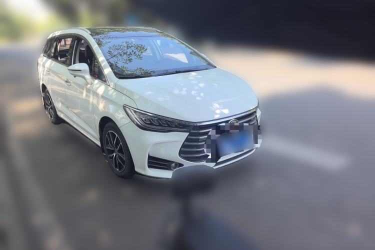 Used BYD Song MAX 2017 1.5T Automatic Smart Connect Elite 7-Seater Front Right 45 Deg