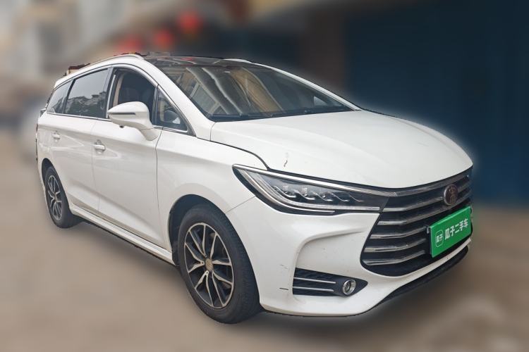 Used BYD Song MAX 2017 1.5T Automatic Smart Connect Elite 7-Seater Front Right 45 Deg