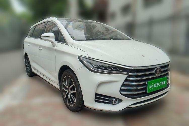 Used BYD Song MAX 2017 1.5T Automatic Smart Connect Elite 7-Seater Front Right 45 Deg