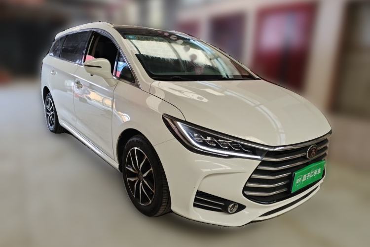 Used BYD Song MAX 2017 1.5T Automatic Smart Connect Elite 7-Seater Front Right 45 Deg