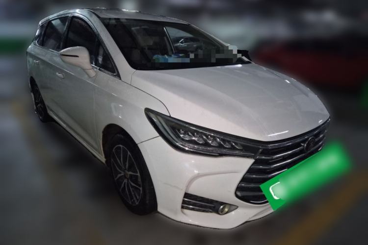 Used BYD Song MAX 2017 1.5T Manual Smart Connect Luxury 7-Seater Front Right 45 Deg