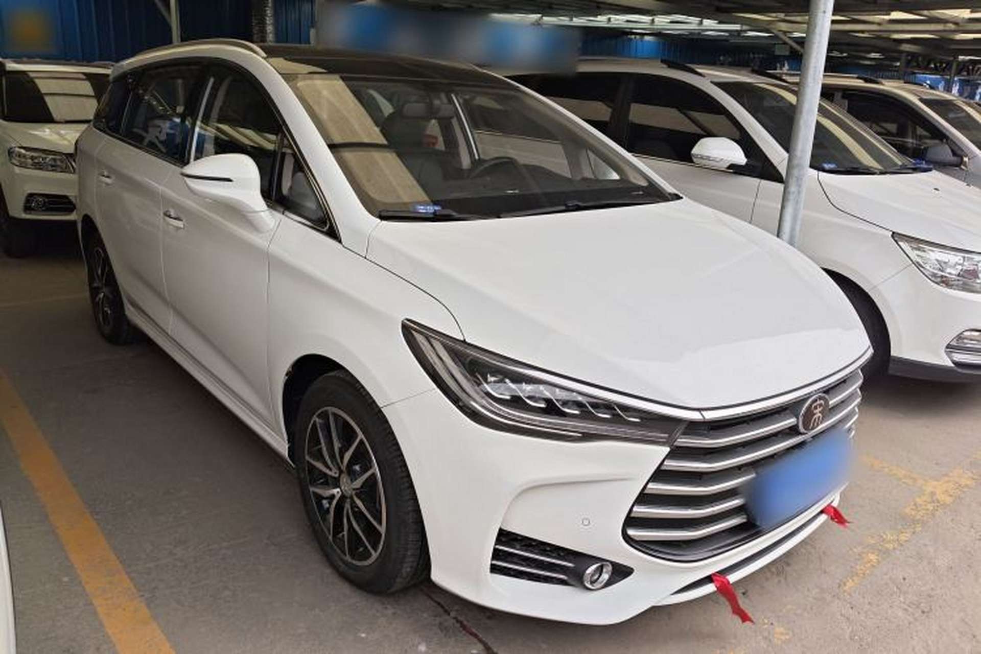 Used BYD Song MAX 2017 1.5T Automatic Smart Connect Prestige 7-Seater Front Right 45 Deg