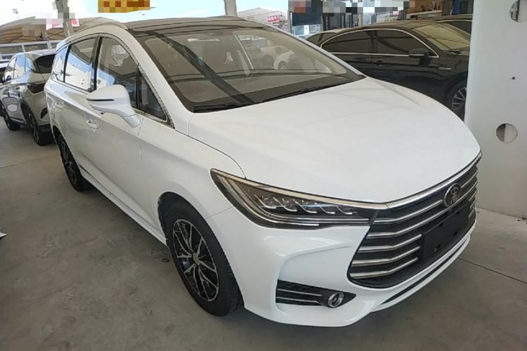 Used BYD Song MAX 2017 1.5T Automatic Smart Connect Elite 7-Seater Front Right 45 Deg