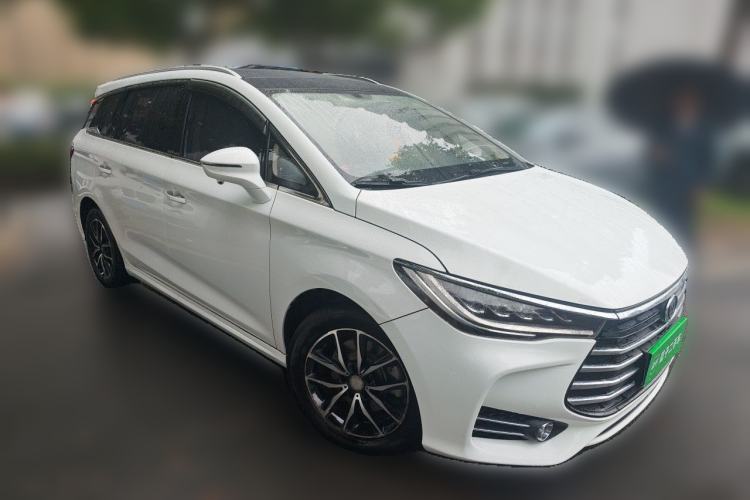 Used BYD Song MAX 2017 1.5T Automatic Smart Connect Elite 7-Seater Front Right 45 Deg