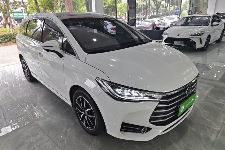 Used BYD Song MAX 2017 1.5T Automatic Smart Connect Elite 7-Seater Front Right 45 Deg