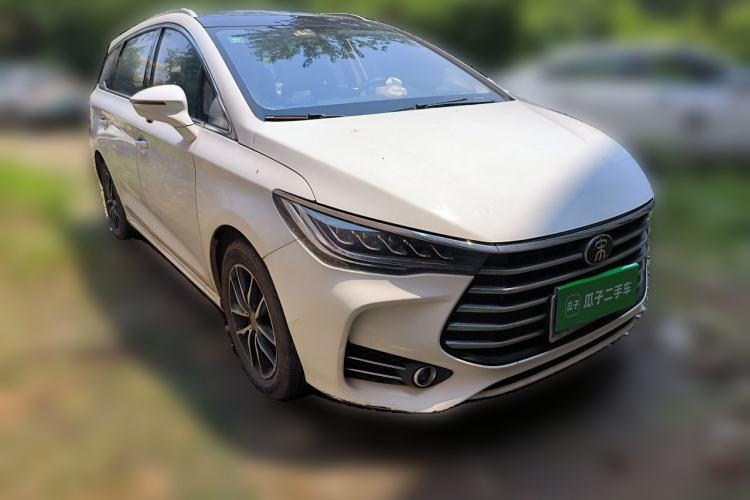 Used BYD Song MAX 2017 1.5T Automatic Smart Connect Elite 7-Seater Front Right 45 Deg