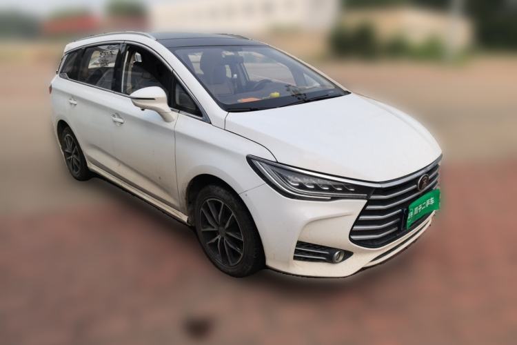 Used BYD Song MAX 2017 1.5T Automatic Smart Connect Elite 7-Seater Front Right 45 Deg