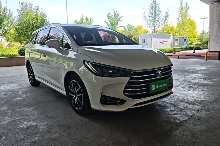 Used BYD Song MAX 2017 1.5T Automatic Smart Connect Elite 7-Seater Front Right 45 Deg