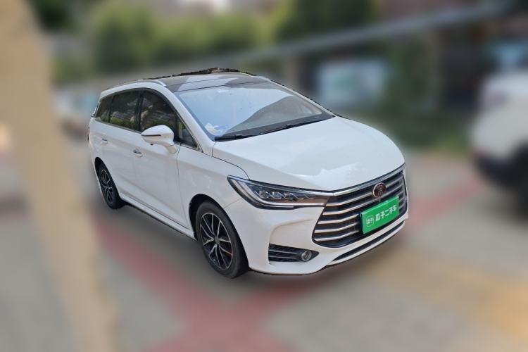 Used BYD Song MAX 2017 1.5T Automatic Smart Connect Elite 7-Seater Front Right 45 Deg