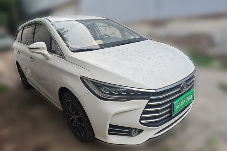 Used BYD Song MAX 2017 1.5T Manual Smart Connect Luxury 7-Seater Front Right 45 Deg