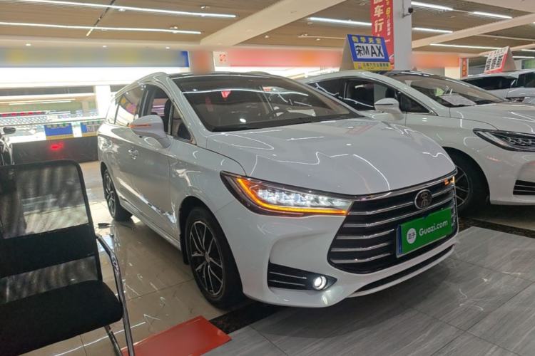 Used BYD Song MAX 2017 1.5T Automatic Smart Connect Elite 7-Seater Front Right 45 Deg