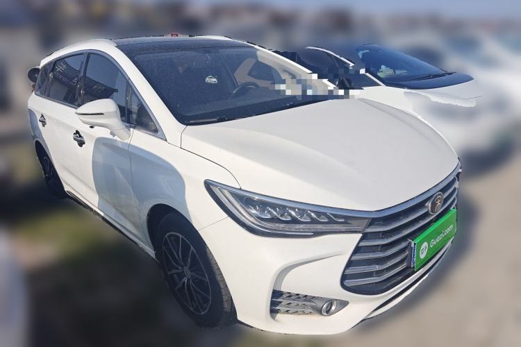 Used BYD Song MAX 2017 1.5T Automatic Smart Connect Elite 7-Seater Front Right 45 Deg