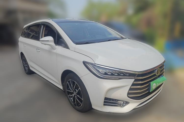 Used BYD Song MAX 2017 1.5T Automatic Smart Connect Prestige 7-Seater Front Right 45 Deg
