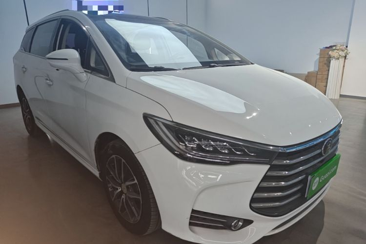 Used BYD Song MAX 2017 1.5T Automatic Smart Connect Elite 7-Seater Front Right 45 Deg