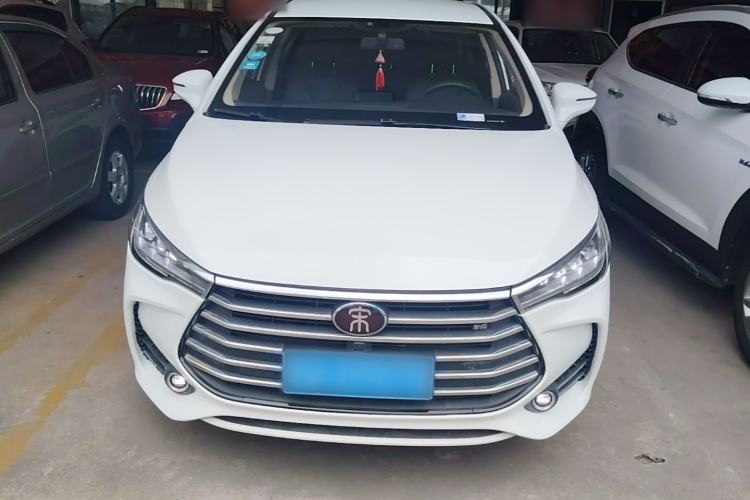 Used BYD Song MAX 2017 1.5T Manual Smart Connect Luxury 7-Seater Front