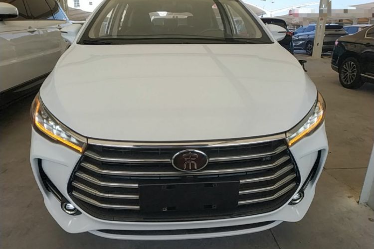 Used BYD Song MAX 2017 1.5T Automatic Smart Connect Elite 7-Seater Front