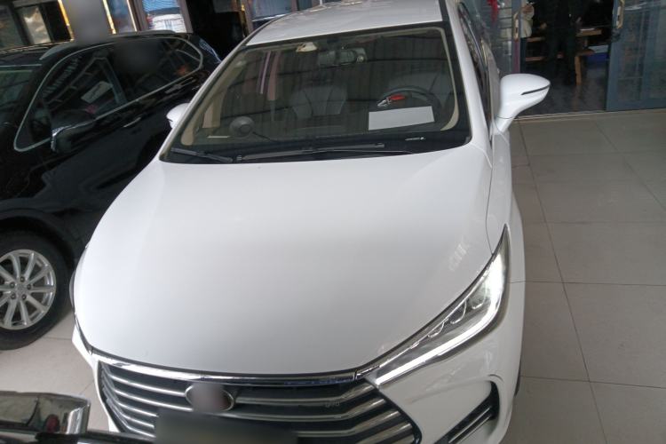 Used BYD Song MAX 2017 1.5T Manual Smart Connect Luxury 7-Seater Front
